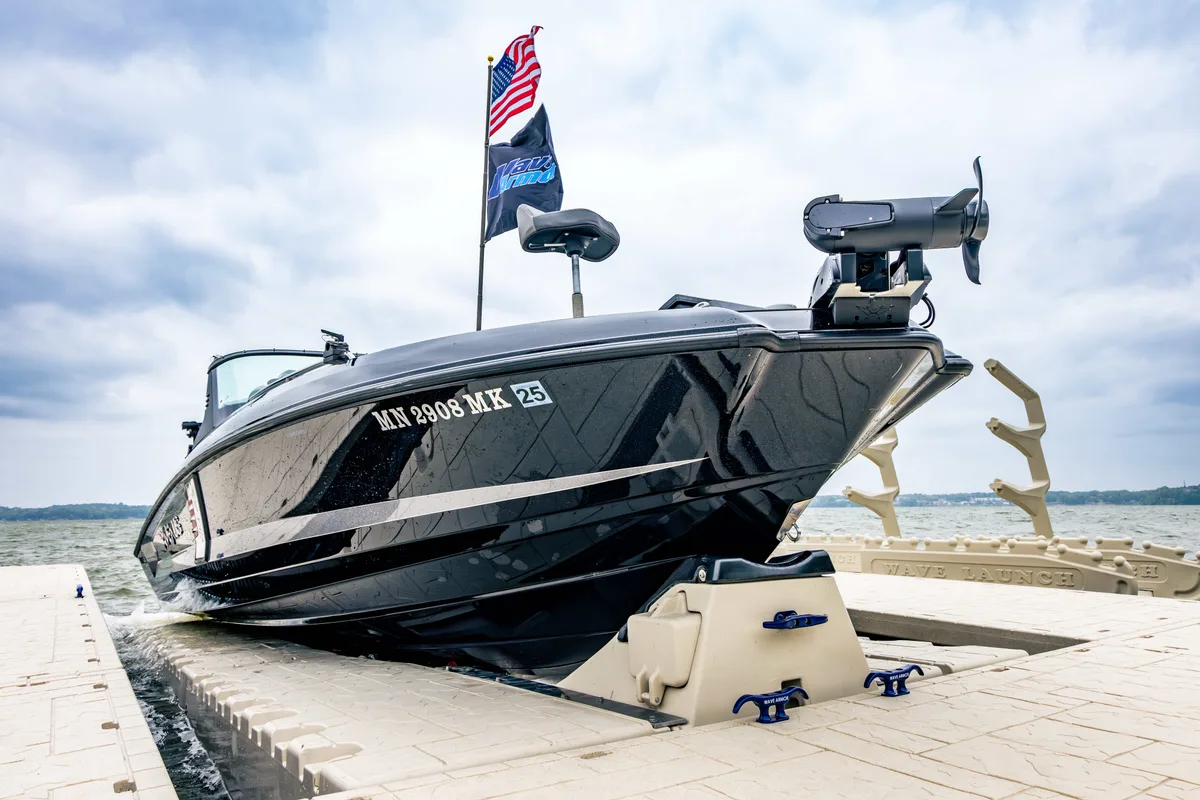 Drive-on boat port connected to a floating dock